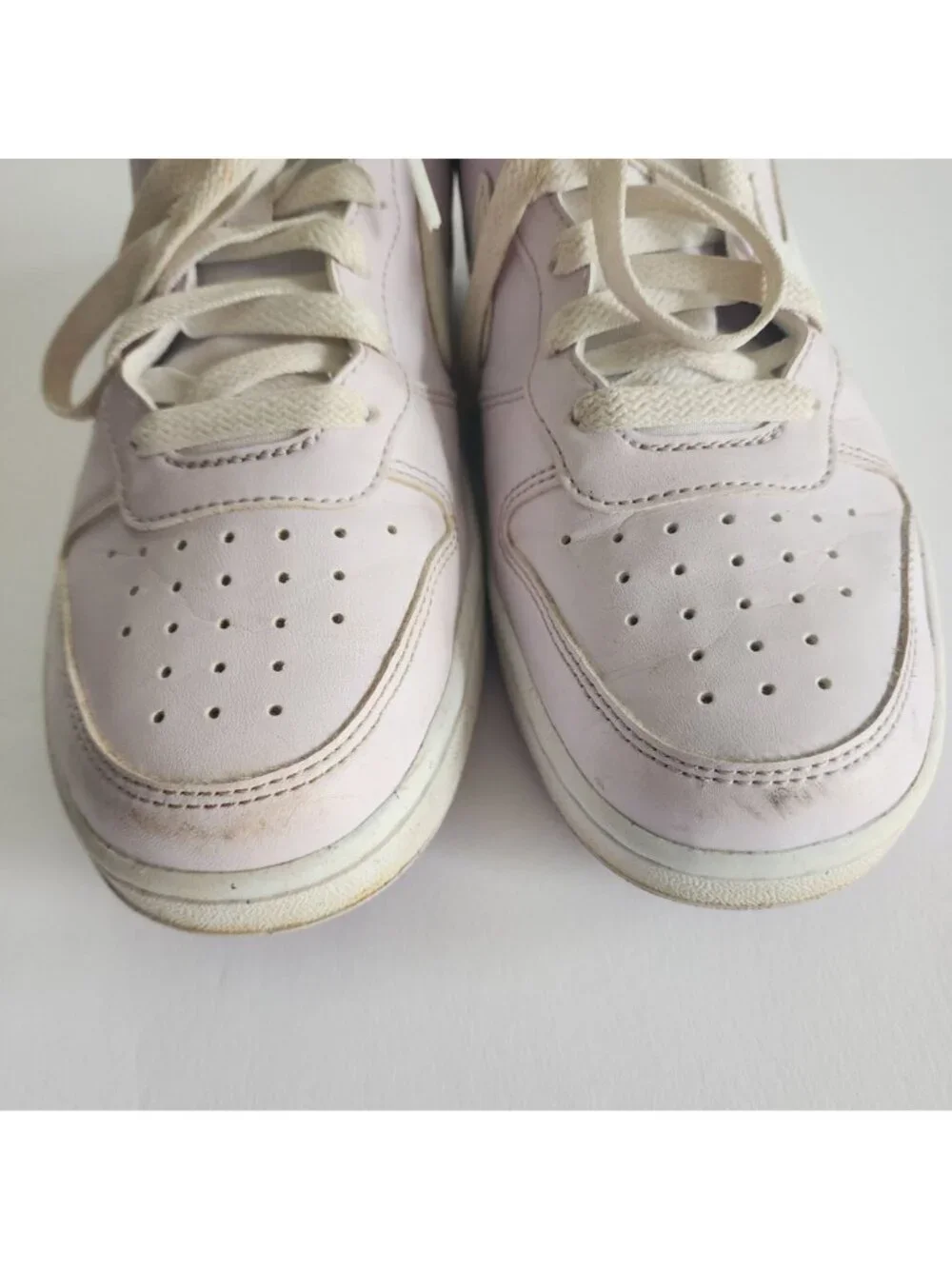 Nike sneakers white lilac size 5 Youth